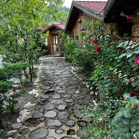 Kazli Bahce Ve Restoran Bed & Breakfast Yuvacık