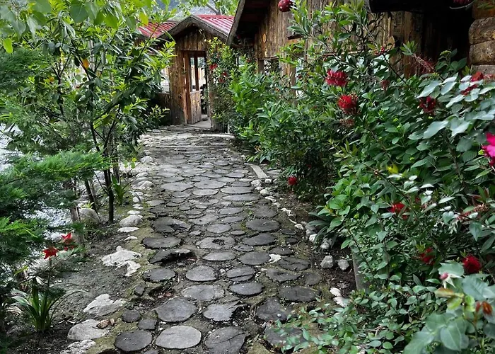 Kazli Bahce Ve Restoran Bed & Breakfast Yuvacik